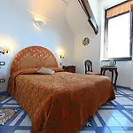 Hotel Croce Di 3*